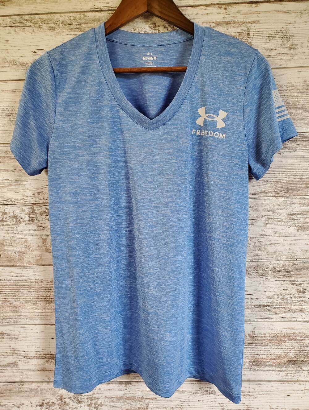 Under Armour UA Freedom Tech V-Neck Blue Short Sleeve Athletic T-Shirt